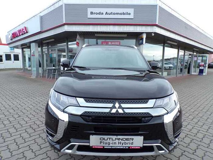 Mitsubishi Outlander PHEV Intro Edition 4WD