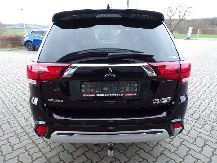 Mitsubishi Outlander PHEV Intro Edition 4WD