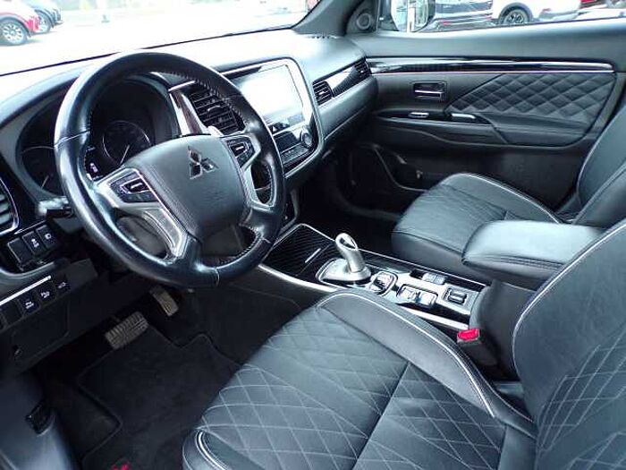 Mitsubishi Outlander PHEV Intro Edition 4WD