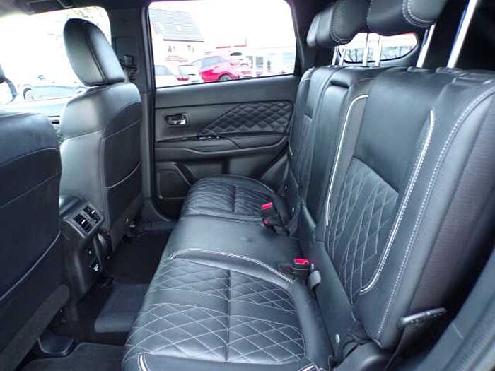 Mitsubishi Outlander PHEV Intro Edition 4WD